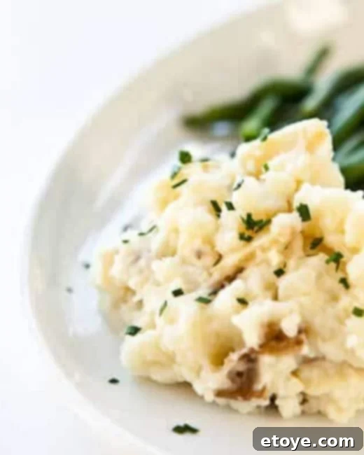 Aromatic Roasted Garlic Mash 1 featured 12025