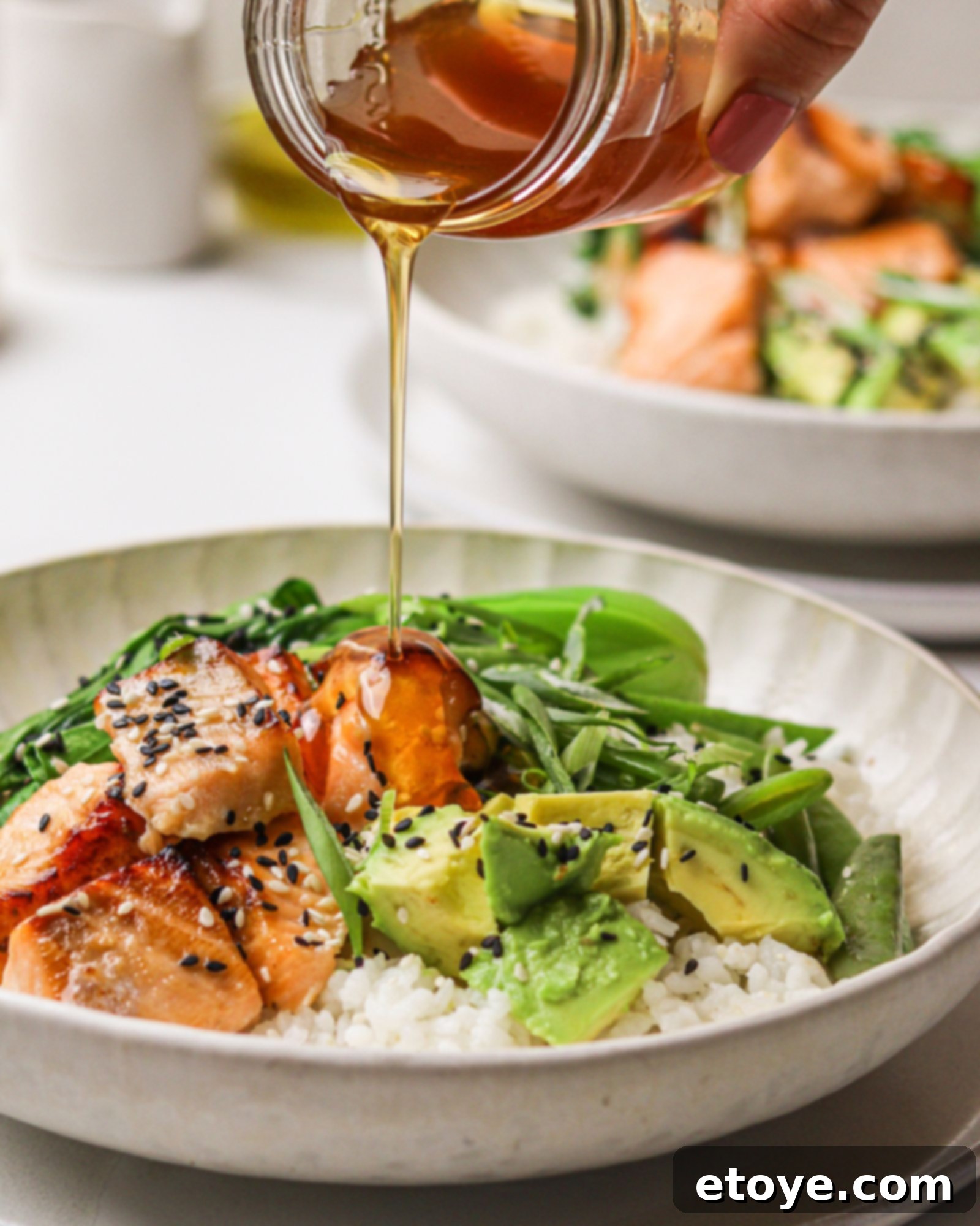 Spicy Honey Glazed Crispy Salmon Bowl 1 featured 249016