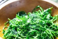 Garlic Stir-Fried Pea Shoots