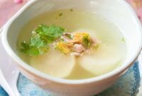 Classic Chinese Daikon Soup