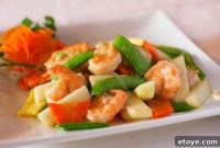 Sweet Pear and Zesty Shrimp Stir-Fry