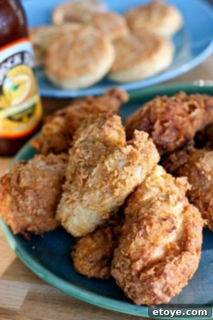 Pioneer Woman Ultimate Buttermilk Fried Chicken 1 featured 6403