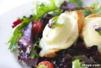 Warm Goat Cheese Crostini Salad