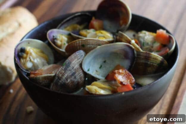 Pub-Style Beer-Steamed Clams with Bacon and Tomatoes 1 featured 7241