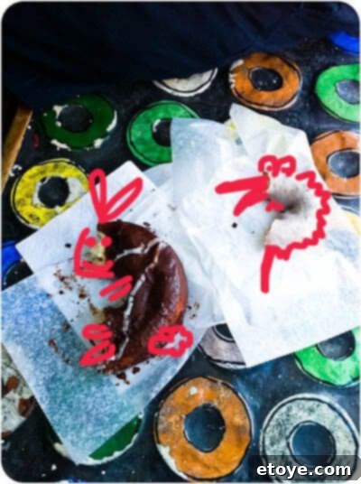 nyc-blogher-2010-3-2 Blogger's half-eaten doughnut photo