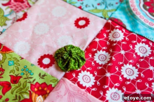 Whip Up Your Own Kitchen Hand Towels 25 Detailed View of Yo-Yo Attachment