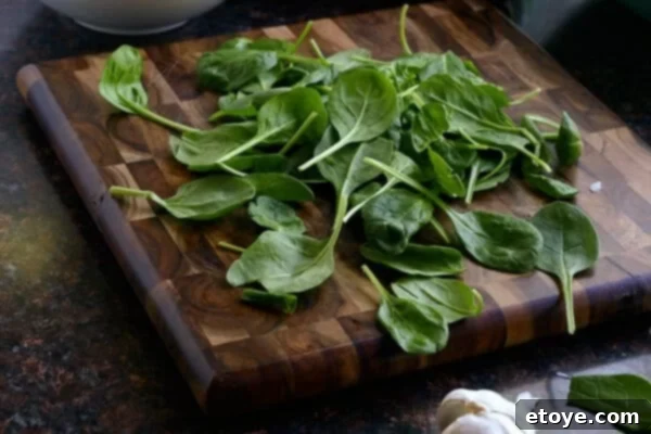 Creamy cheese sauce with a blend of Havarti and Feta