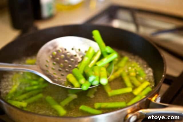 Asparagus Gratin recipe - remove woody ends, keep broth Asparagus Gratin recipe - remove woody ends, keep broth
