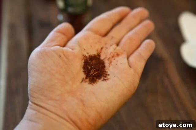 Crushed saffron threads Saffron threads being crushed by hand for Bouillabaisse