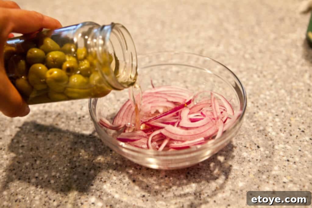 Flank Steak with Bloody Mary Tomato Salad Recipe - quick pickle of onions Flank Steak with Bloody Mary Tomato Salad Recipe - Quick pickle of red onions