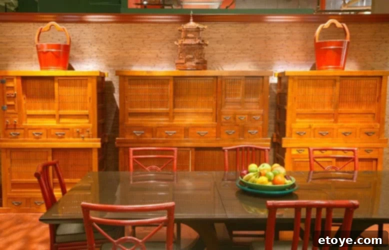 enlarge-6ftmizuya-apprent-3 Enlarged view of 6-foot Mizuya Pantry in apprentice style