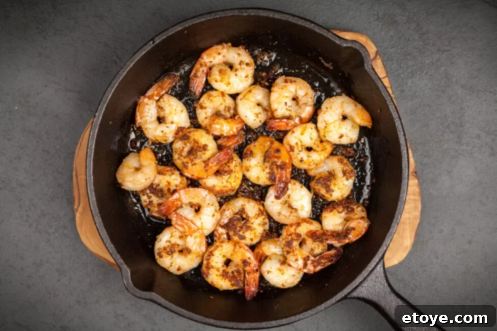 6 Creative Shrimp Recipes 5 Shrimps in a cast iron skillet