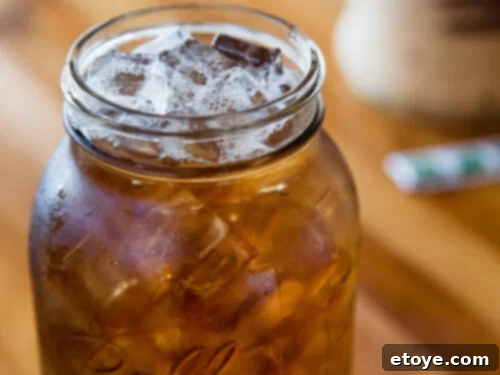 Shelf Life of Refrigerated Tea 4 A mason jar of cold tea