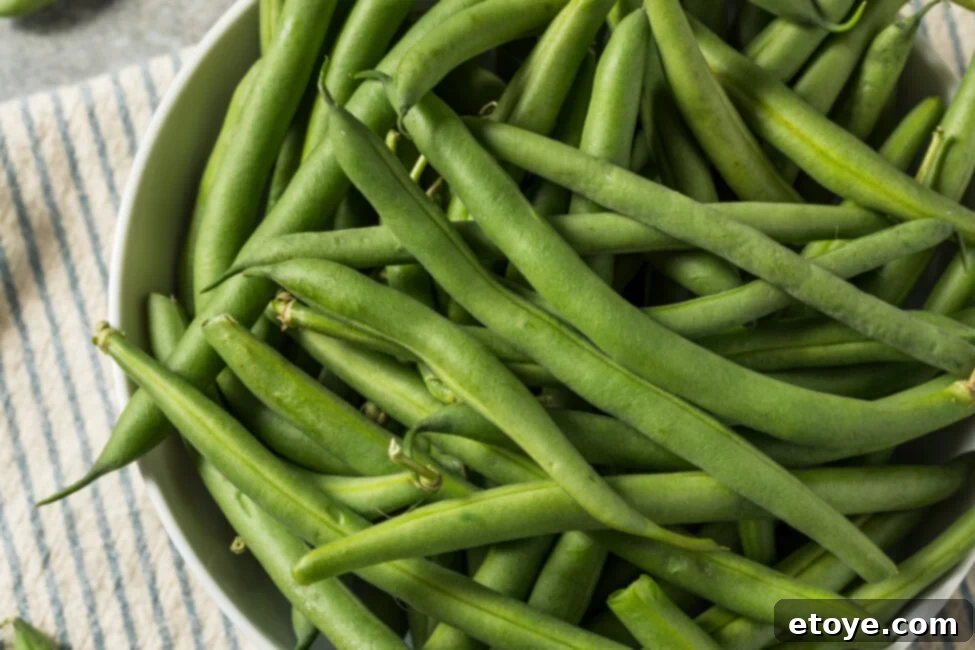 Fresh green beans in a bowl