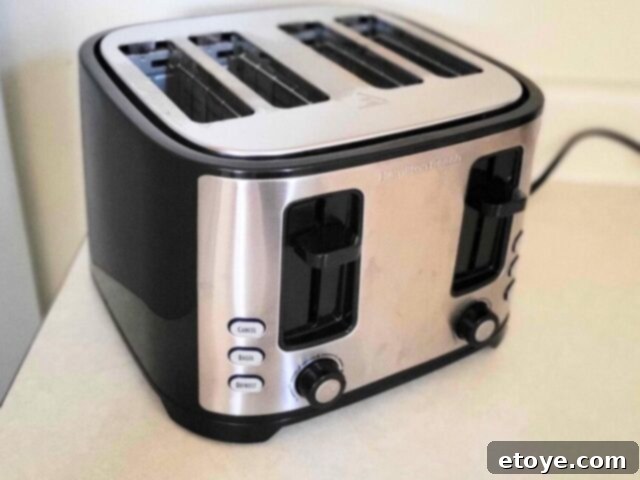 Side angle toaster