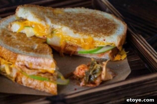 Your Best Summer Picnic: 5 Easy Recipes 6 grilled kimcheese sandwich
