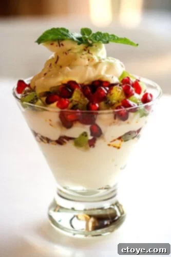 Sweet Yogurt Sundae with Saffron & Pomegranate - An Indulgent Treat Sweet Yogurt Sundae with Saffron & Pomegranate - A Luxurious Dessert
