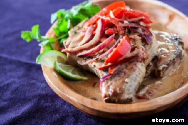 Healthy Thai Pork Chops in Ginger Coconut Sauce Healthy Thai Pork Chops in Ginger Coconut Sauce