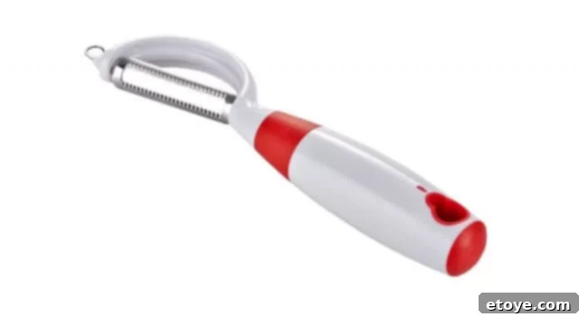 Crisp™ Serrated Peeler for tomatoes