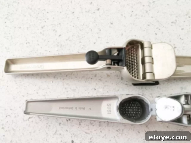 Garject's Extended Arms for Superior Leverage and Easier Garlic Pressing