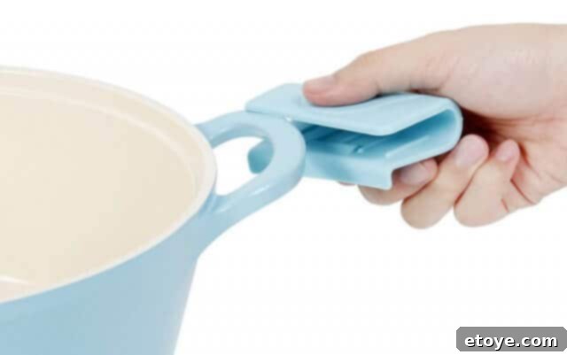 Neoflam Retro Ceramic Cookware Review and Giveaway 7 Neoflam Retro Ceramic Cookware - Silicone Grips