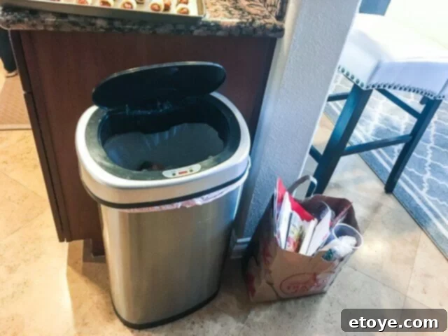 joseph-joseph-trash-totem-review-0705