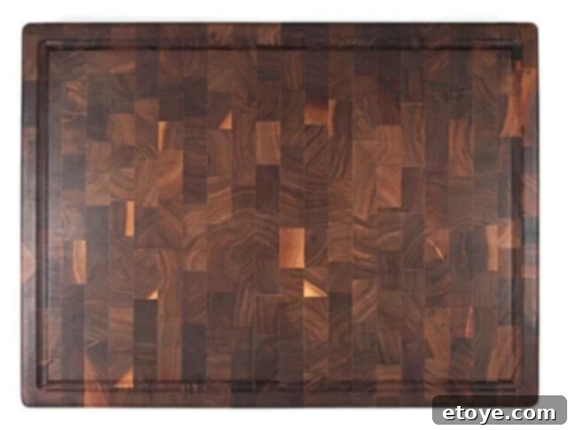 End grain cutting board, showing the vertical orientation of wood fibers for superior knife protection.