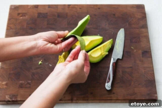 Grapefruit, Avocado and Baby Arugula Salad 19 Peeling avocado skin easily