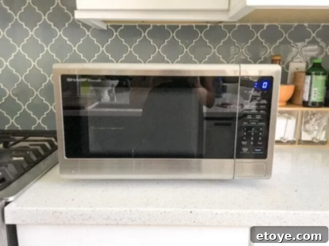 Close-up of the SHARP Orville Redenbacher Microwave Oven design