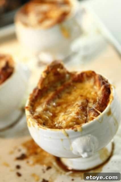 onionsoup-11 French onion soup with stringy cheese