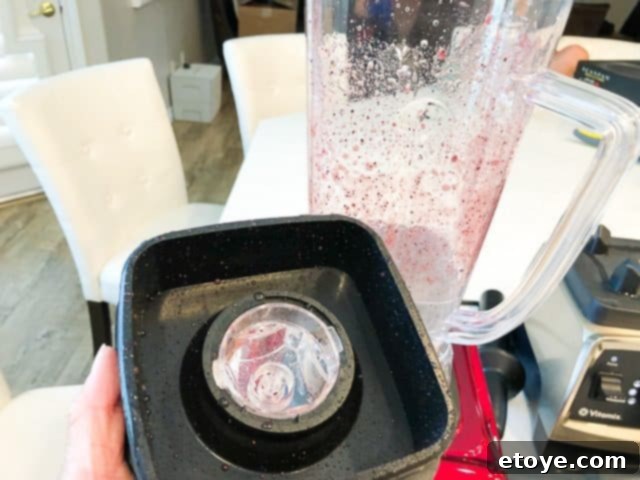 Cusibox 68oz Professional Blender Review & Giveaway 12 Cusibox Blender container after blending, showing residue