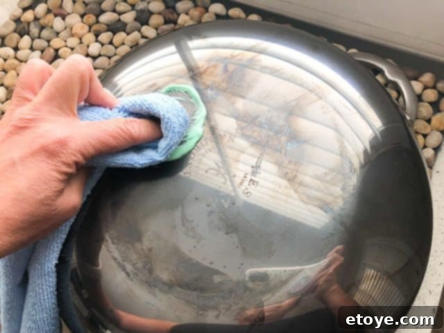 Hestan NanoBond Wok Cleaning Process Hestan NanoBond Wok Cleaning Process