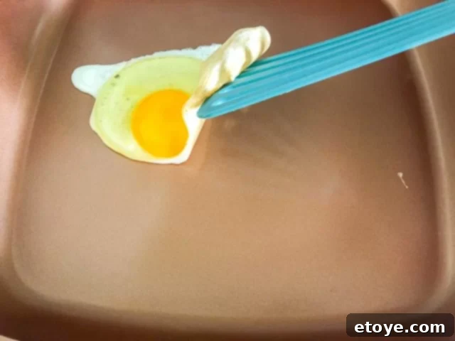 Egg cooking in Copper Chef pan