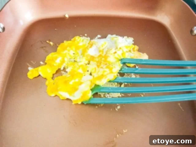 Copper Chef Wonder Cooker scrambled eggs