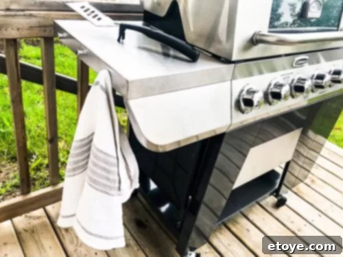 Cuisinart 3-in-1 Gas Grill Side Workspace and Tool Hooks Cuisinart 3-in-1 Gas Grill Side Workspace and Tool Hooks