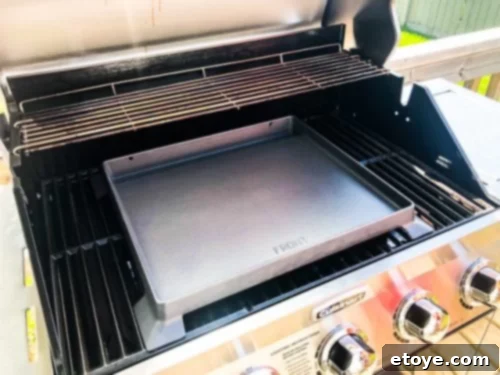 Cuisinart 3-in-1 Gas Grill with Included Griddle for Versatile Cooking Cuisinart 3-in-1 Gas Grill with Included Griddle for Versatile Cooking