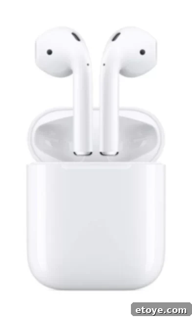 Apple AirPods Audio Freedom 2 Apple AirPods with Charging Case, sleek and ready for wireless audio