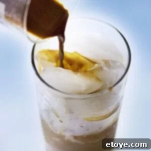 Cafe Sua Da The Vietnamese Iced Coffee 2 Vietnamese Iced Coffee (Cafe Sua Da) in a glass