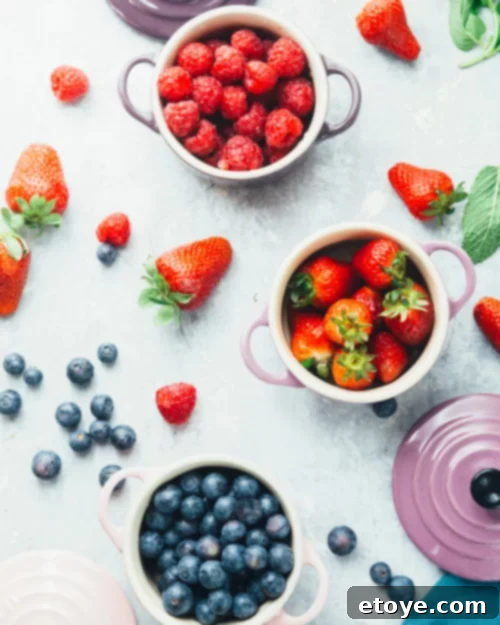 Maximize Fruit Freshness: Smart Storage Solutions 4 A vibrant selection of fresh berries, ready for storage.