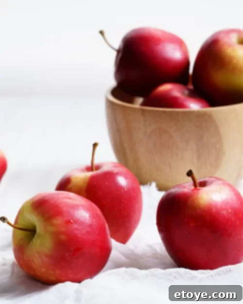 Maximize Fruit Freshness: Smart Storage Solutions 7 A diverse selection of apples, pears, and bananas, ready for various storage methods.