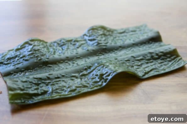 matsutake-dobin-mushi-mushroom-recipe-011 Used kombu seaweed, rinsed and prepared for reuse in cooking