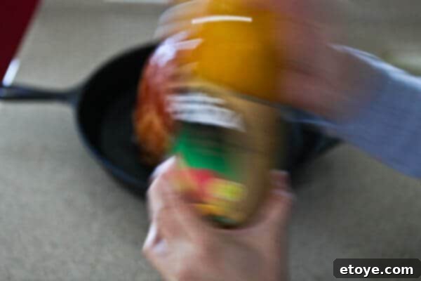 pouring juice in pan